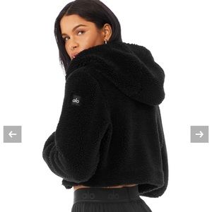 Alo YOGA LA Sherpa jacket. Black. Size medium. New with tags, never worn.